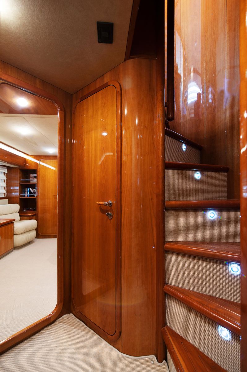 2003 Ferretti Yachts 76 