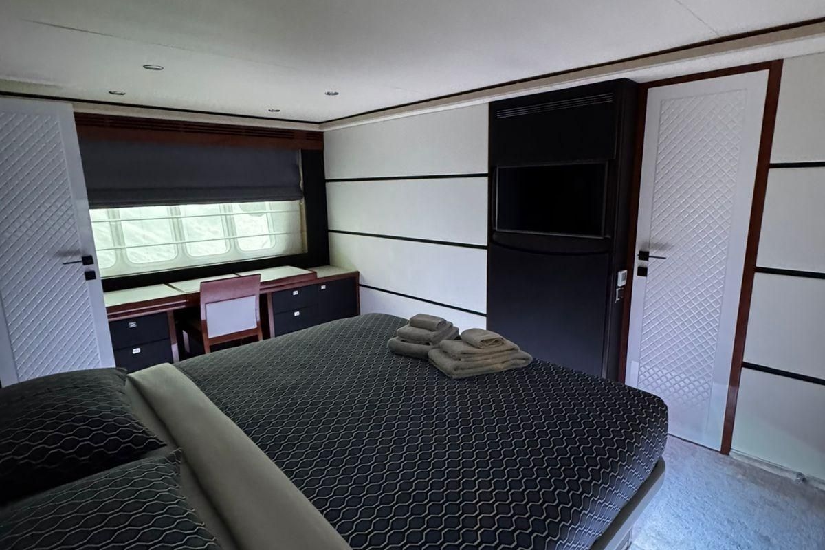 2008 Princess 85 