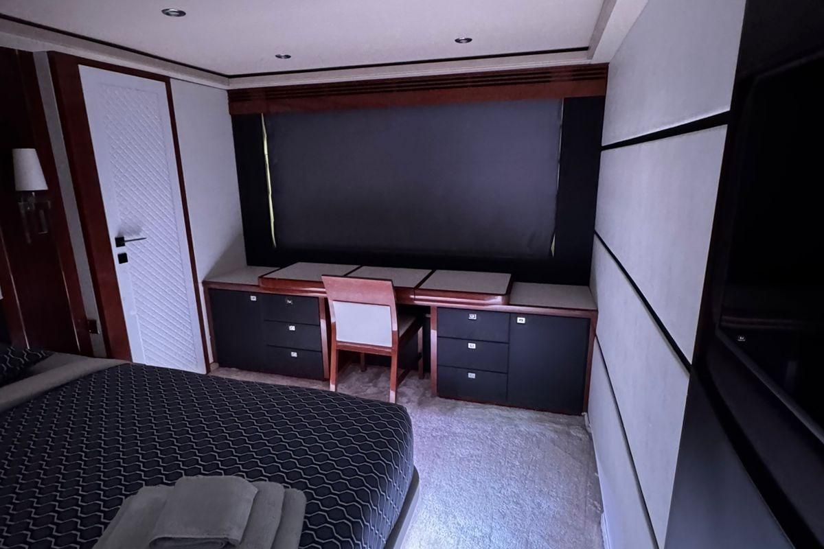 2008 Princess 85 