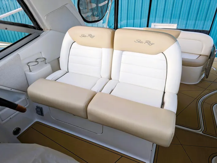  Yacht Photos Pics 2008 Sea Ray 330 Sundancer interior with beige and white seating.