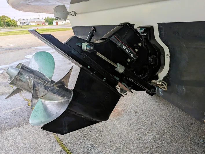  Yacht Photos Pics Outboard motor of a 2008 Sea Ray 330 Sundancer boat on display.