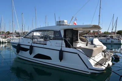 Sealine C330