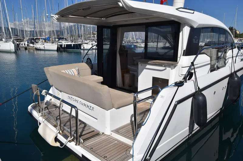 Indian Summer Yacht Photos Pics 2016 Sealine C330 high deck spec features and elegant design.