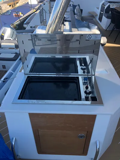  Yacht Photos Pics Fountaine Pajot Power 67 - D Yachts