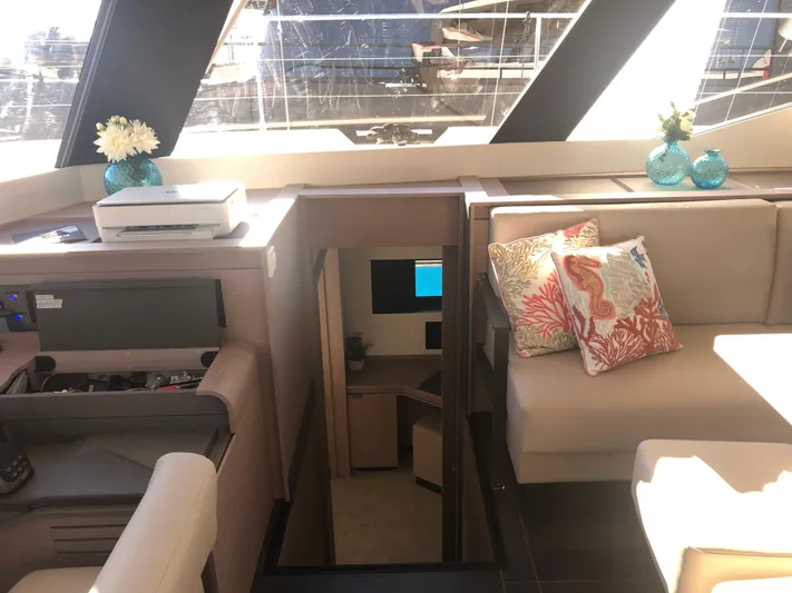  Yacht Photos Pics Fountaine Pajot Power 67 - D Yachts