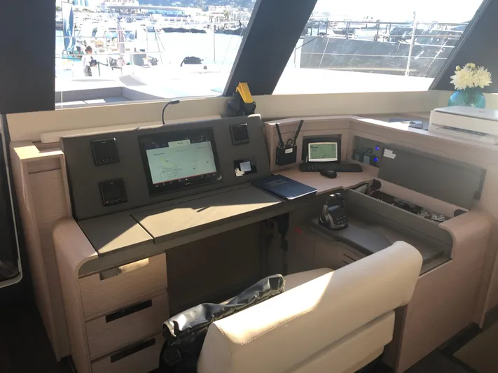  Yacht Photos Pics Fountaine Pajot Power 67 - D Yachts