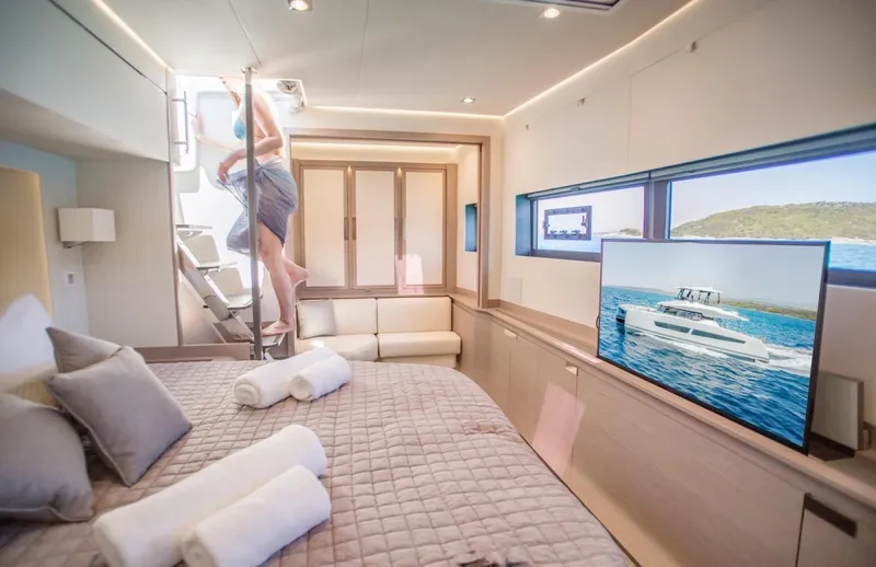  Yacht Photos Pics Fountaine Pajot Power 67 - D Yachts