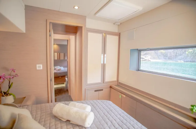  Yacht Photos Pics Fountaine Pajot Power 67 - D Yachts