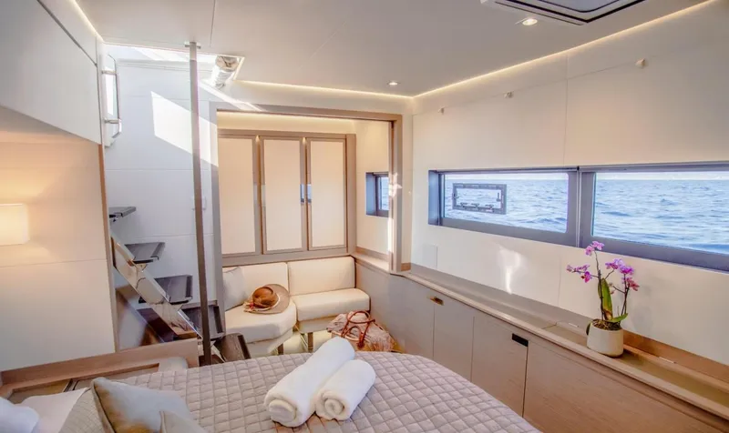  Yacht Photos Pics Fountaine Pajot Power 67 - D Yachts