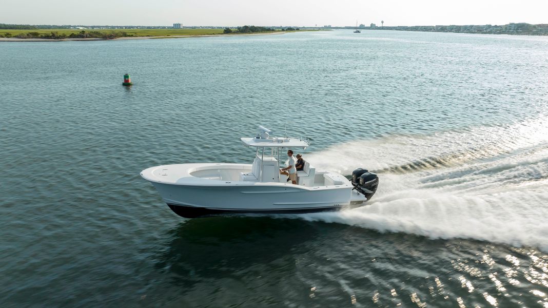 2019 Willis 33 Center Console