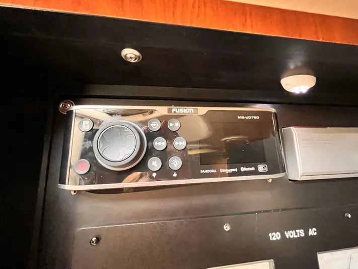 At Last Yacht Photos Pics Fusion marine stereo system on a 2004 Sea Ray 420 Sundancer yacht.