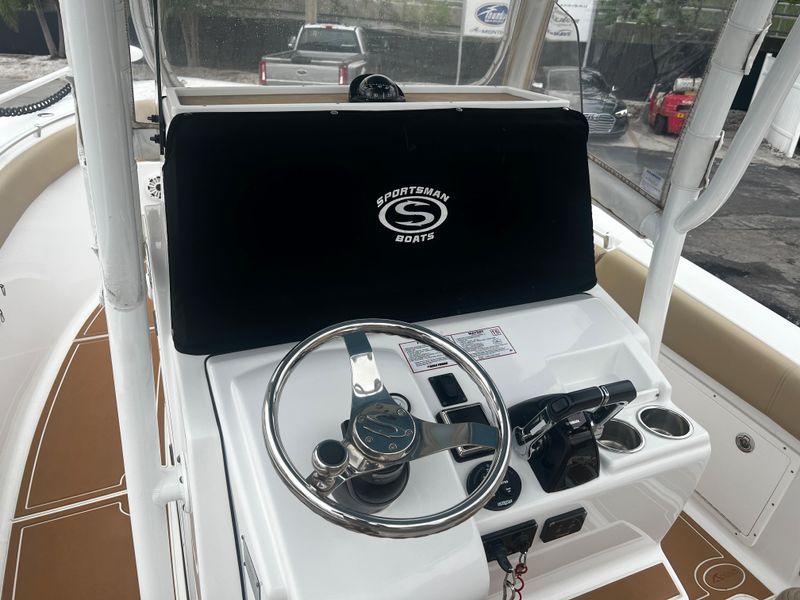 2018 Sportsman Open 282 Center Console