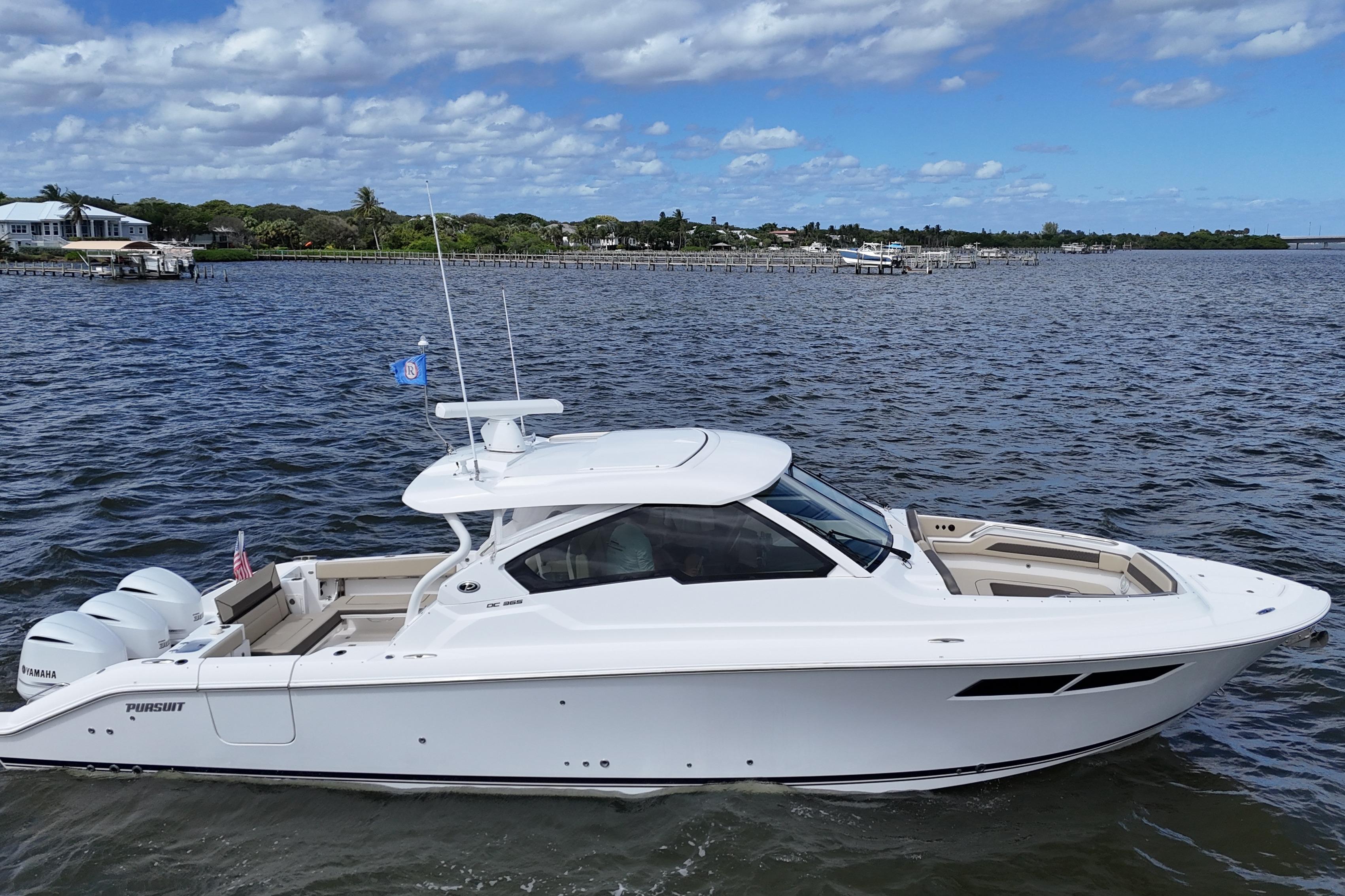 2019 Pursuit DC 365 Dual Console