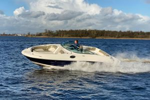 2005 Sea Ray 240 Sundeck