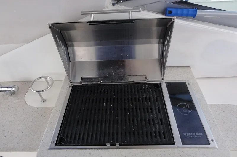 Sar Erinity Yacht Photos Pics Built-in grill on 2009 Sea Ray 310 Sundancer yacht.