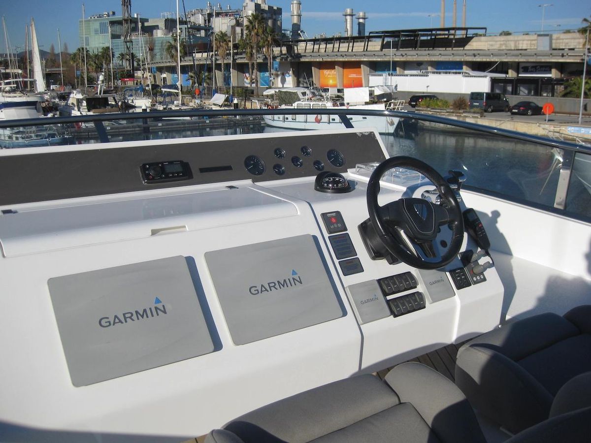 2015 Fairline 67