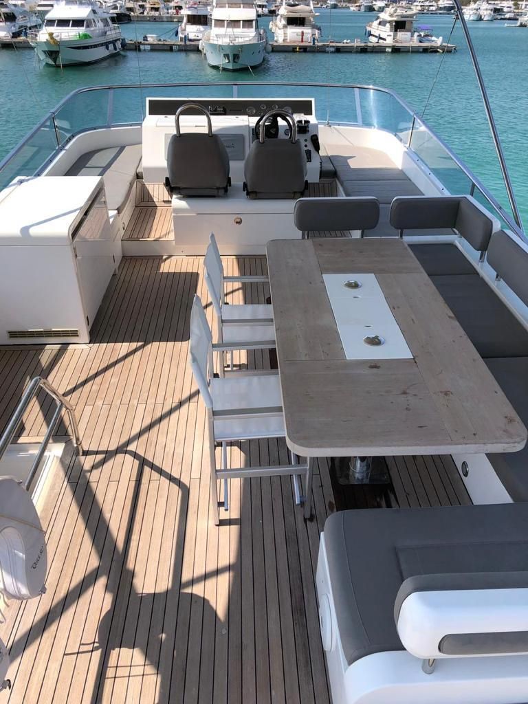 2015 Fairline 67