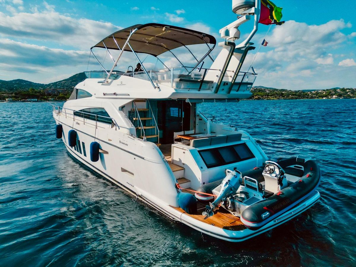 2015 Fairline 67