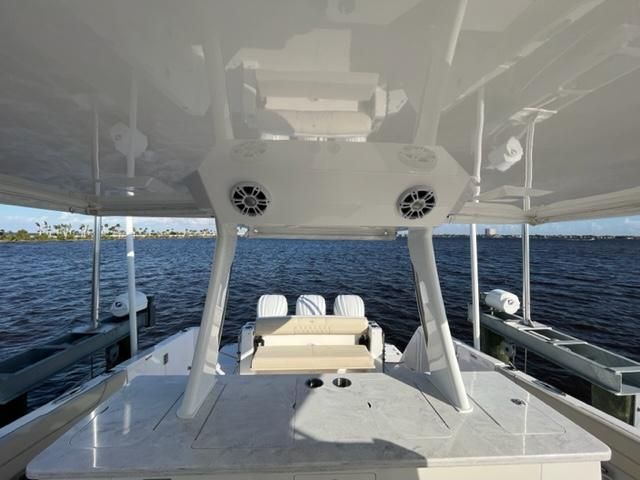 2022 Regal 38 SAV