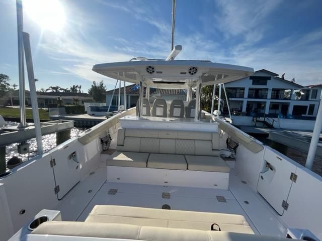 2022 Regal 38 SAV