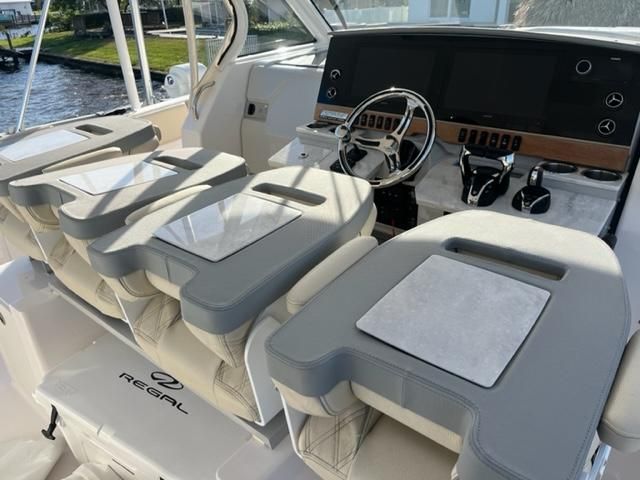 2022 Regal 38 SAV
