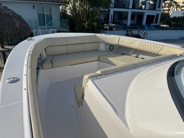 2022 Regal 38 SAV