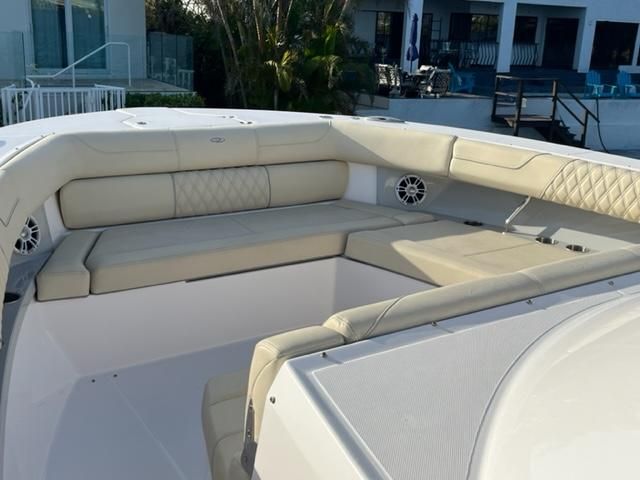 2022 Regal 38 SAV