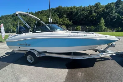 NauticStar 203DC Sport Deck