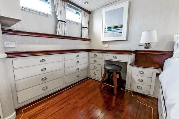 Chanticleer Yacht Photos Pics 