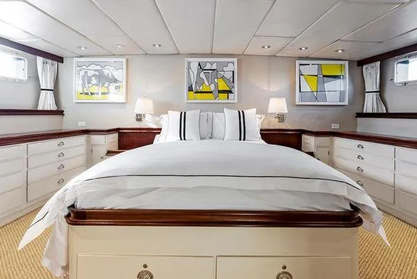 Chanticleer Yacht Photos Pics 