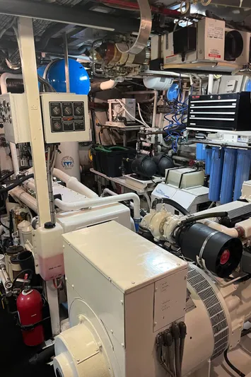 Chanticleer Yacht Photos Pics 