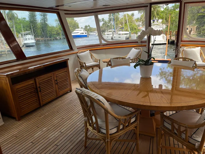 Chanticleer Yacht Photos Pics 