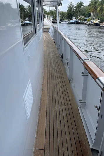 Chanticleer Yacht Photos Pics 