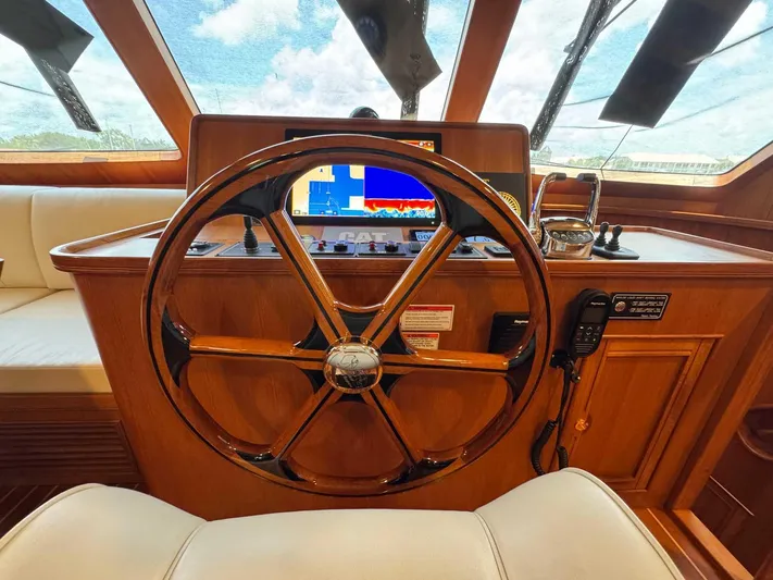 Lady Lee Yacht Photos Pics Wheelhouse Helm