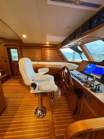 Lady Lee Yacht Photos Pics Helm Seat