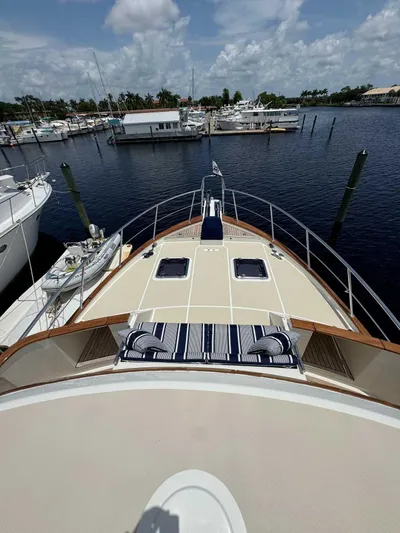 Lady Lee Yacht Photos Pics Foredeck