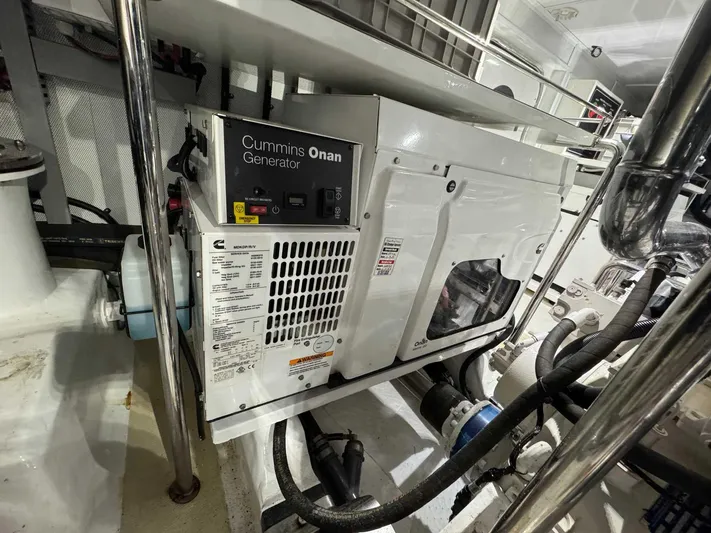 Lady Lee Yacht Photos Pics Stbd Generator