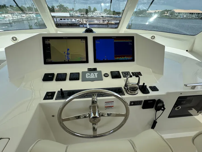 Lady Lee Yacht Photos Pics Flybridge Helm