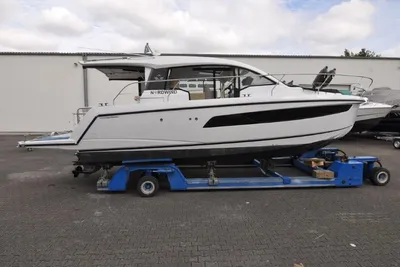 2023 Sealine C335