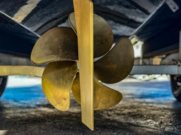  Yacht Photos Pics Close-up of X Shore Eelex 8000 2023 boat propeller.