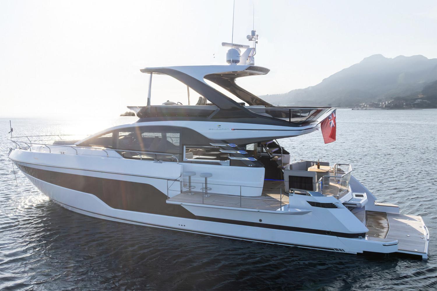2025 Fairline Squadron 58