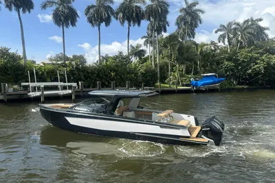 Aviara AV36 Outboard