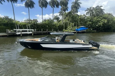 Aviara AV36 Outboard
