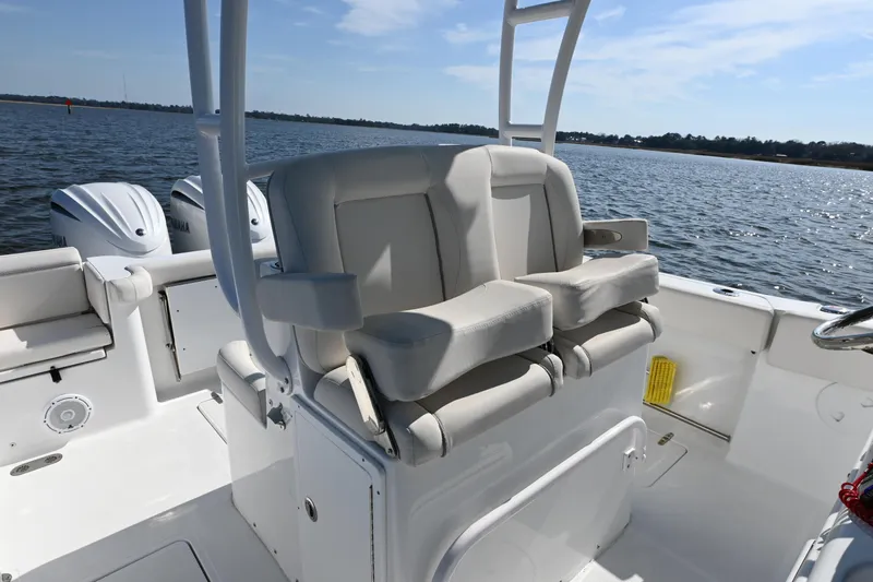  Yacht Photos Pics 2024 Sea Hunt Gamefish 28 boat interior with dual seats and ocean view.