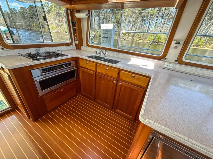 See Level Yacht Photos Pics 