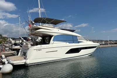 2019 Prestige 520