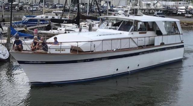Chris-Craft 57 Constellation