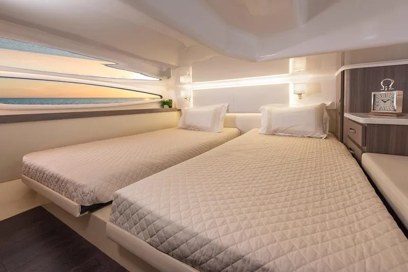 Regal 38 Xo Yacht Photos Pics Manufacturer Provided Image