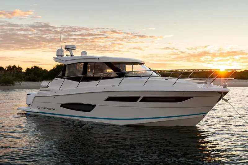 Regal 38 Xo Yacht Photos Pics Manufacturer Provided Image