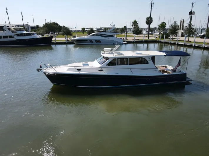 N'baluba Yacht Photos Pics 